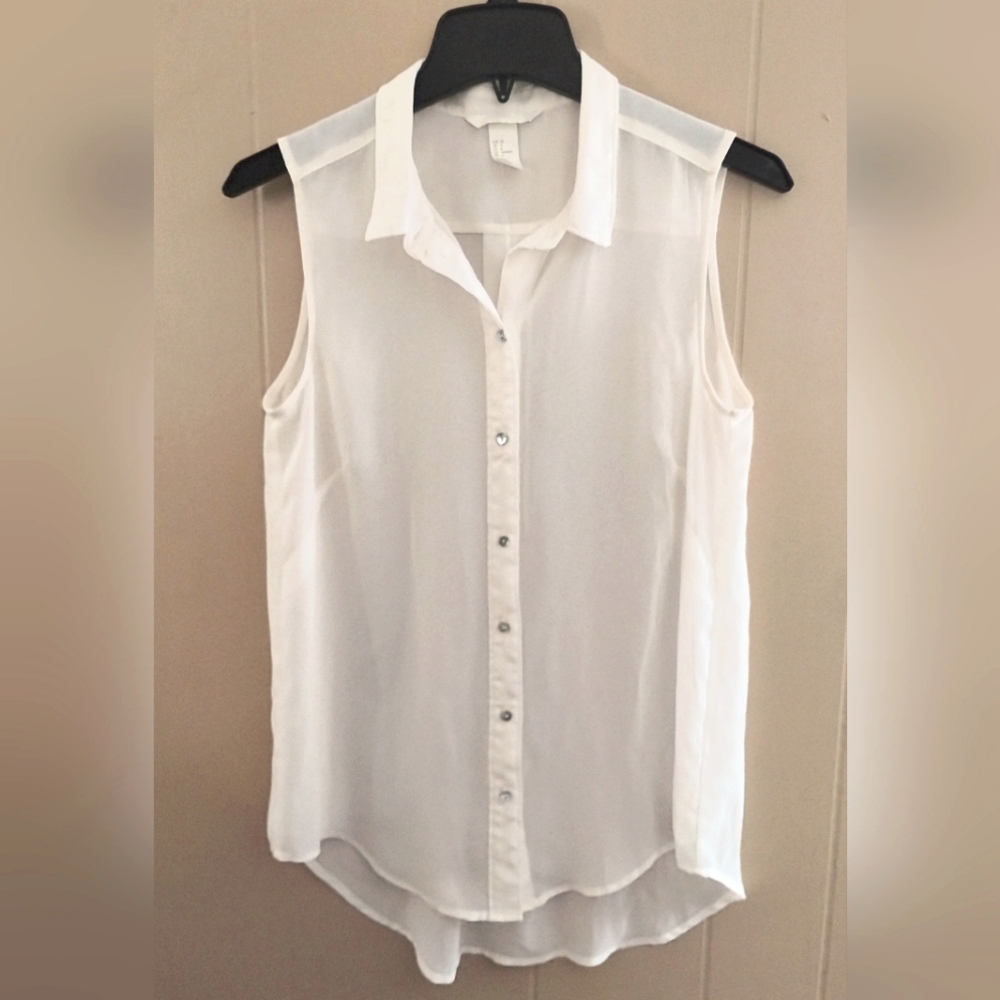 H&M Cream Sleeveless Button Down Sheer Blouse Longer Length Size 4